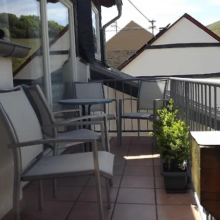 Apartman Ferienweingut & Gutsrestaurant Becker *