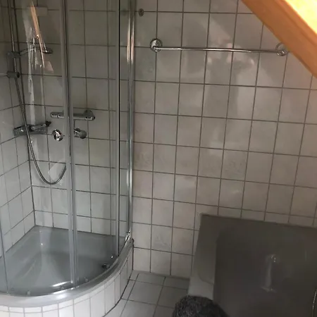 Ferienweingut & Gutsrestaurant Becker Apartman Burgen