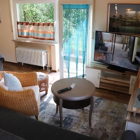 Ferienweingut & Gutsrestaurant Becker Apartman *