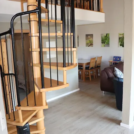 Ferienweingut & Gutsrestaurant Becker *