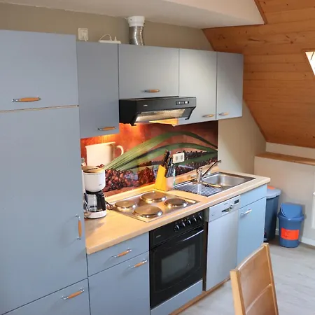 Ferienweingut & Gutsrestaurant Becker Apartman