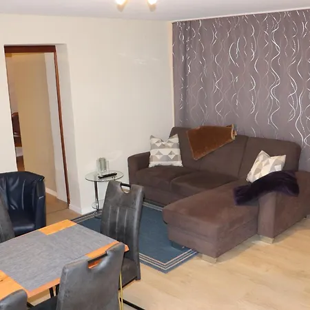 Ferienweingut & Gutsrestaurant Becker Apartman Burgen