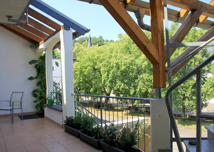 Ferienweingut & Gutsrestaurant Becker דירה *