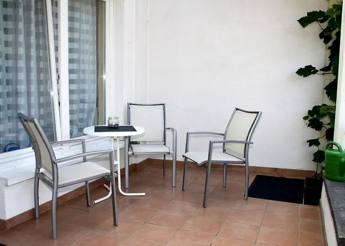 Ferienweingut & Gutsrestaurant Becker *