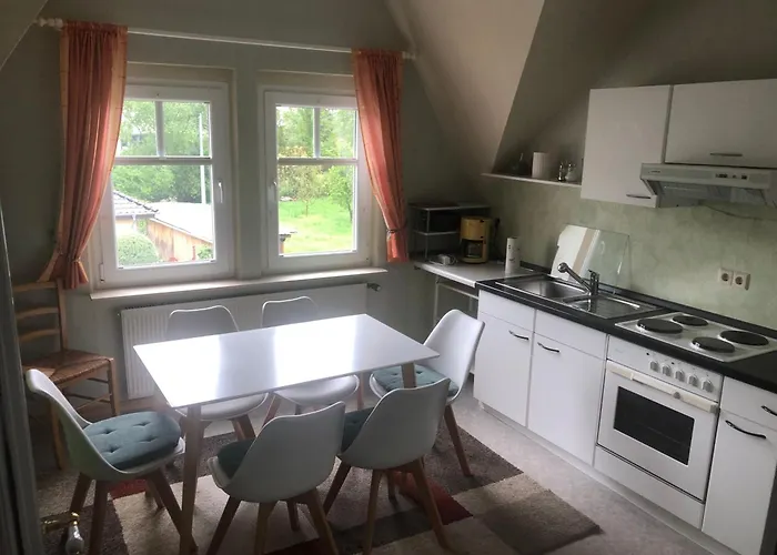 Ferienweingut & Gutsrestaurant Becker *