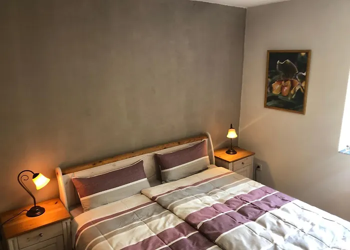 Ferienweingut & Gutsrestaurant Becker *