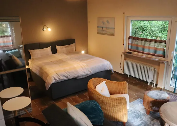 Ferienweingut & Gutsrestaurant Becker *