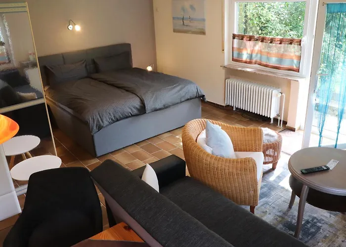 Ferienweingut & Gutsrestaurant Becker *