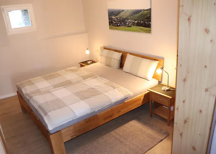 Ferienweingut & Gutsrestaurant Becker *