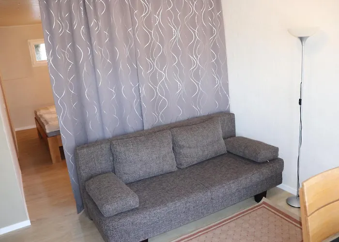 Ferienweingut & Gutsrestaurant Becker *