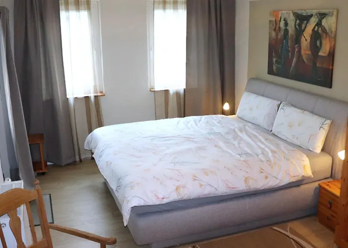 Ferienweingut & Gutsrestaurant Becker *